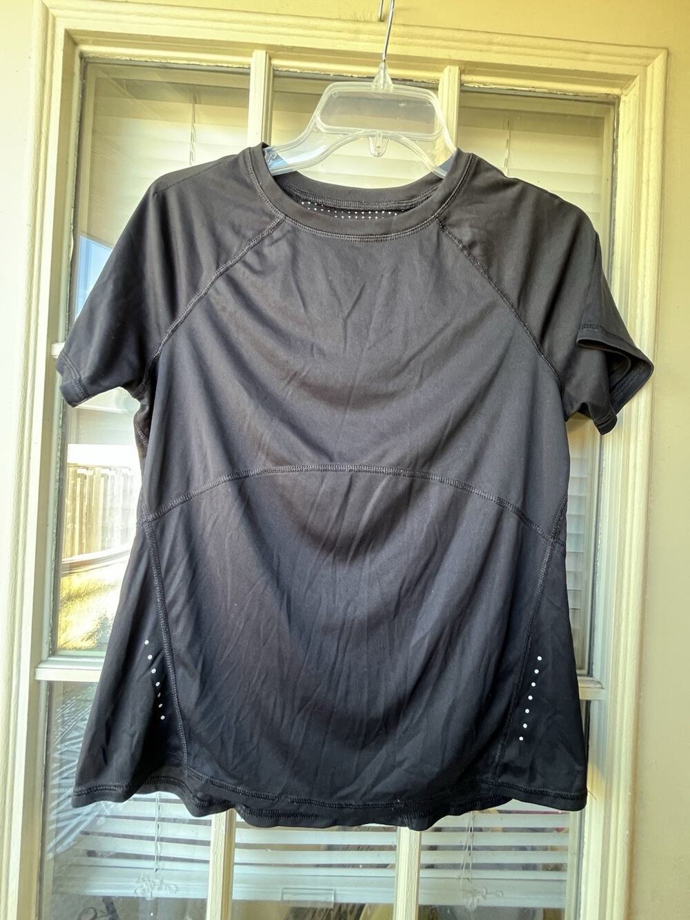 Women’s black Avia sportswear top size activewear - Medium (8-10)